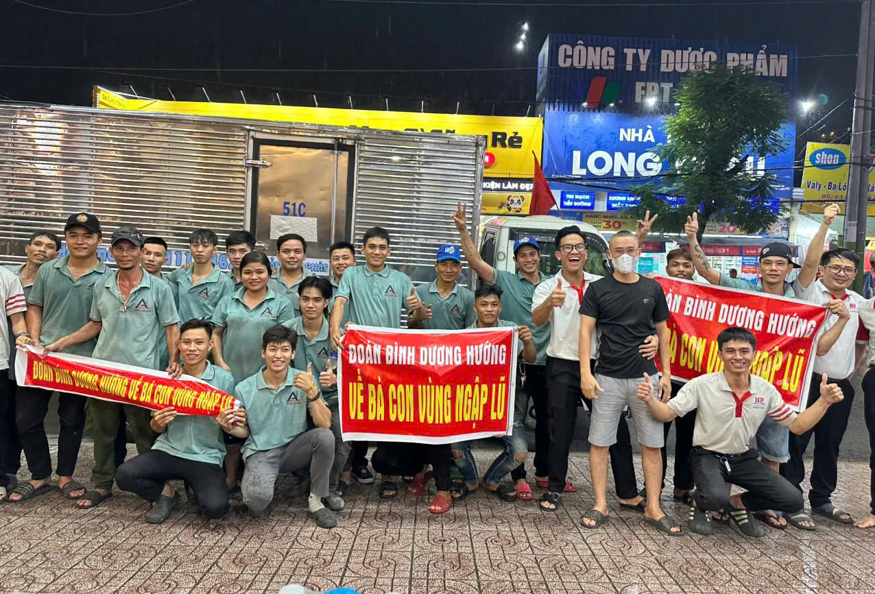 HƯỚNG TỚI BÀ CON BÃO LŨ