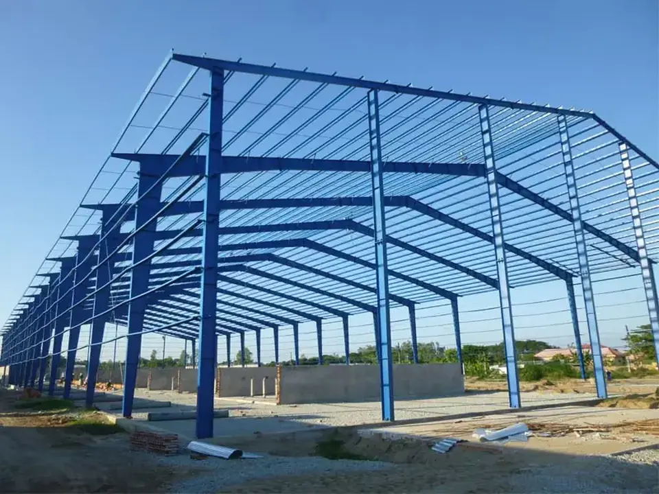 Thi công nhà xưởng khung thép tại Khu Công Nghiệp